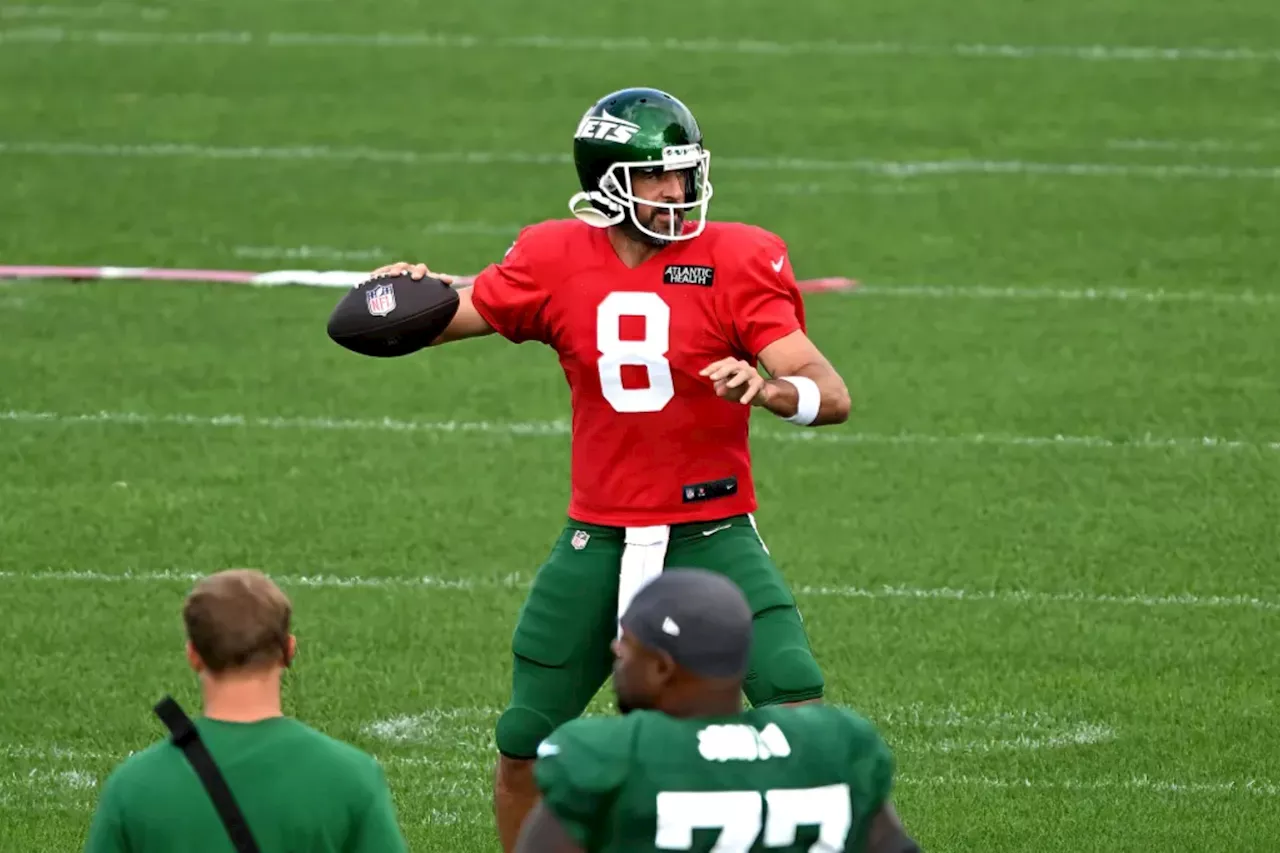 Aaron Rodgers, Jets receivers can't sync up in practice flop