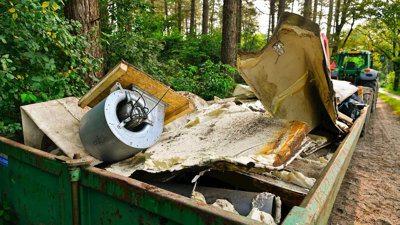 Voorbijganger ruikt henneplucht en ontdekt ondergrondse wietkwekerij