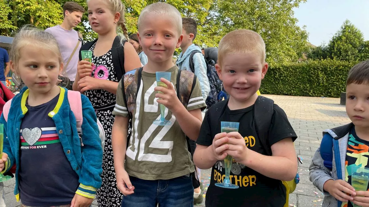 Waar een klein dorp groots in is: eerste dag op zelf opgerichte school