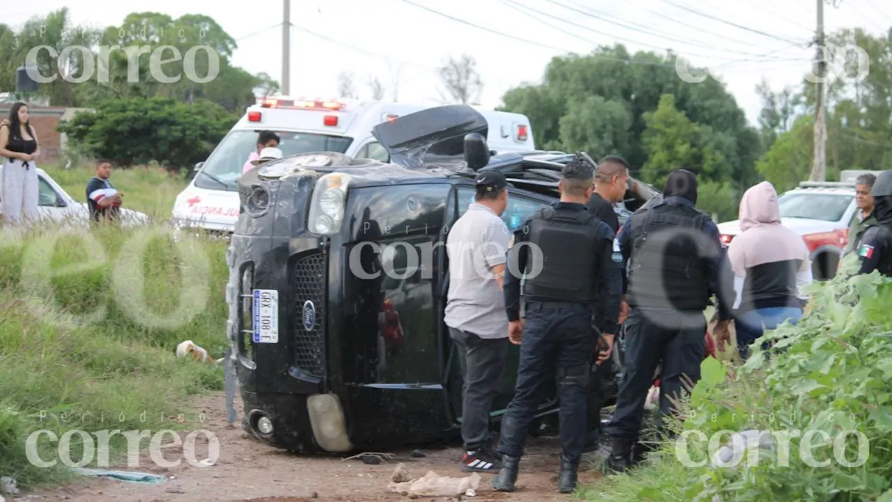 Vuelca camioneta sobre la Salamanca-Valle y deja seis lesionados, incluido un menor