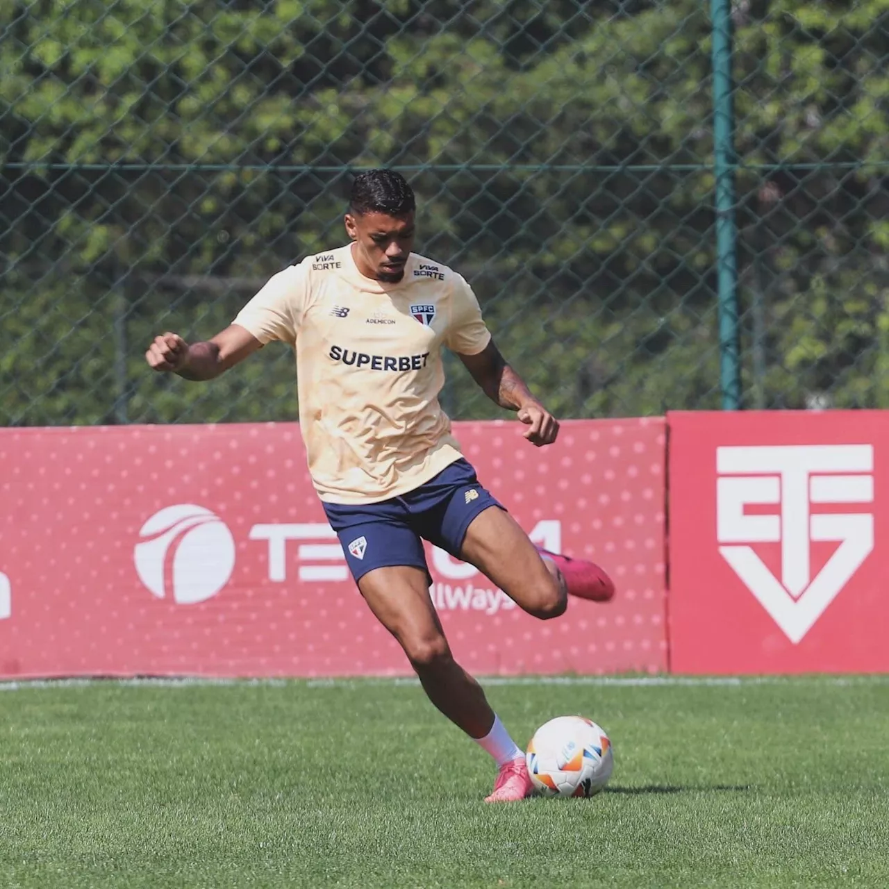 São Paulo vai apresentar o zagueiro Ruan, novo reforço, nesta terça-feira (20)