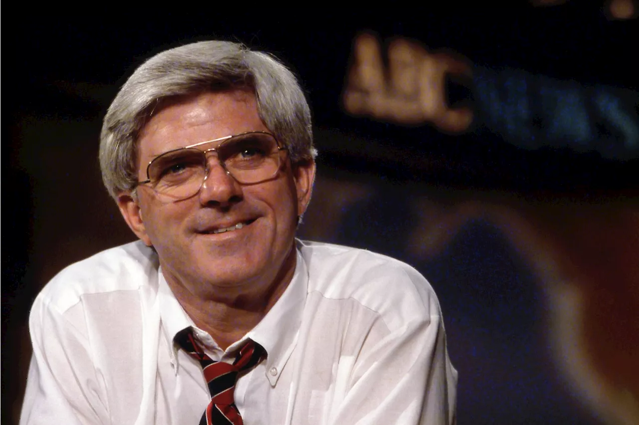 Phil Donahue, Pioneering Talk Show Host Who Tackled Any Subject, Dead at 88