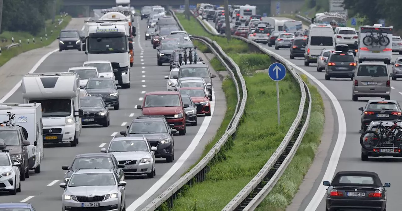 Sommerferien-Ende: Rückreiseverkehr - Hier sind die Straßen voll