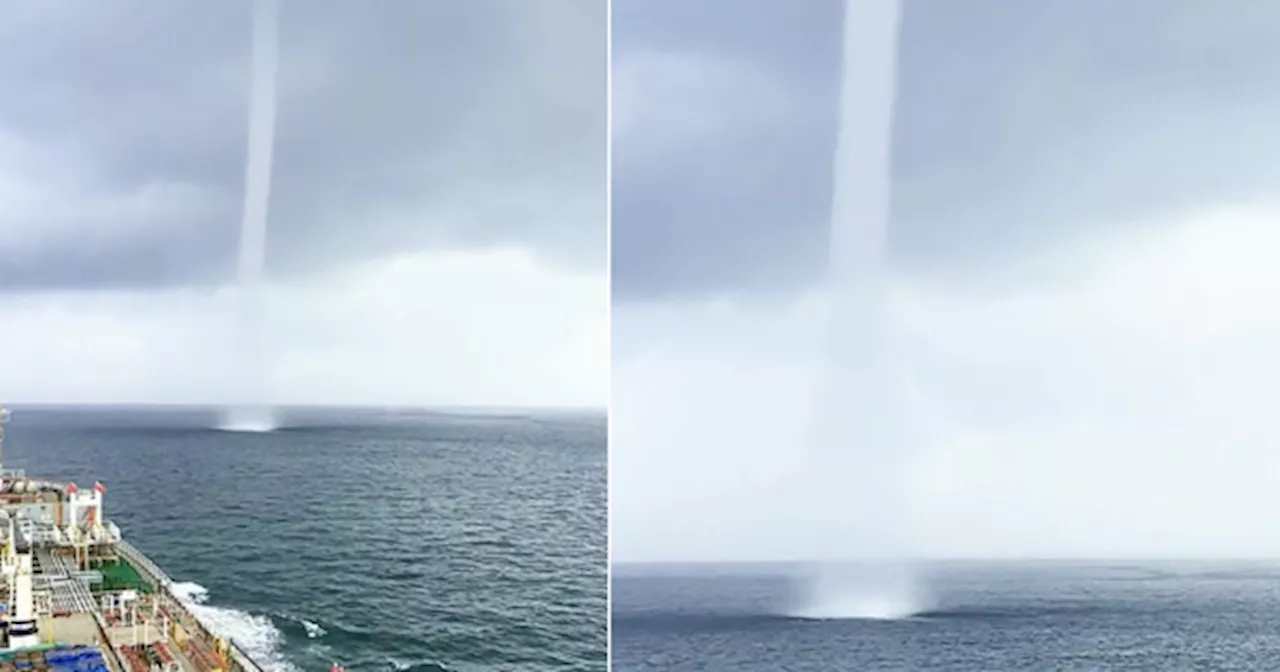 Massive Waterspout In The Middle Of Ocean In Indonesia Impresses Onlookers