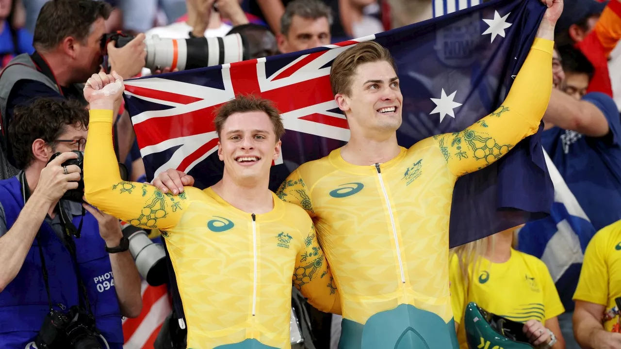 Aussie triple Olympic medallist drops bombshell as he switches nationality