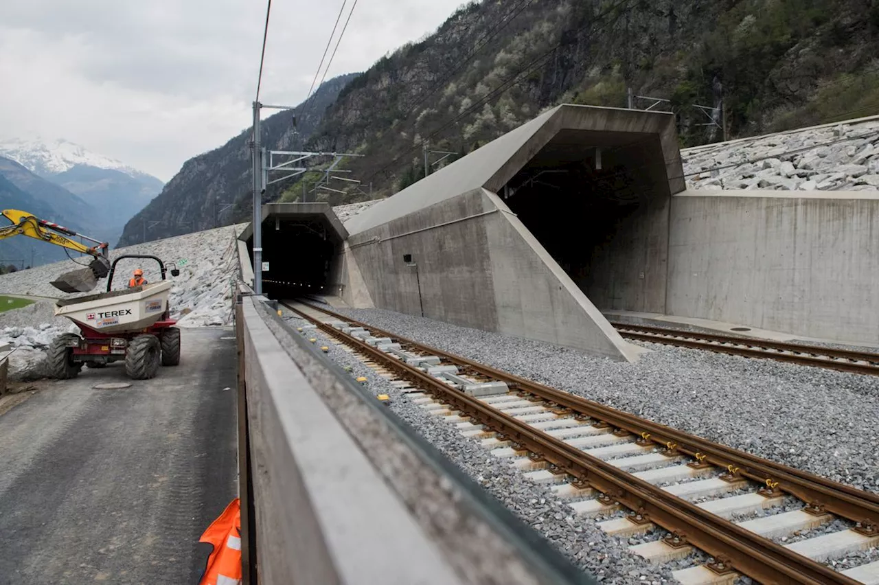 Gotthard: Erster Zug fährt durch instandgesetzte Weströhre