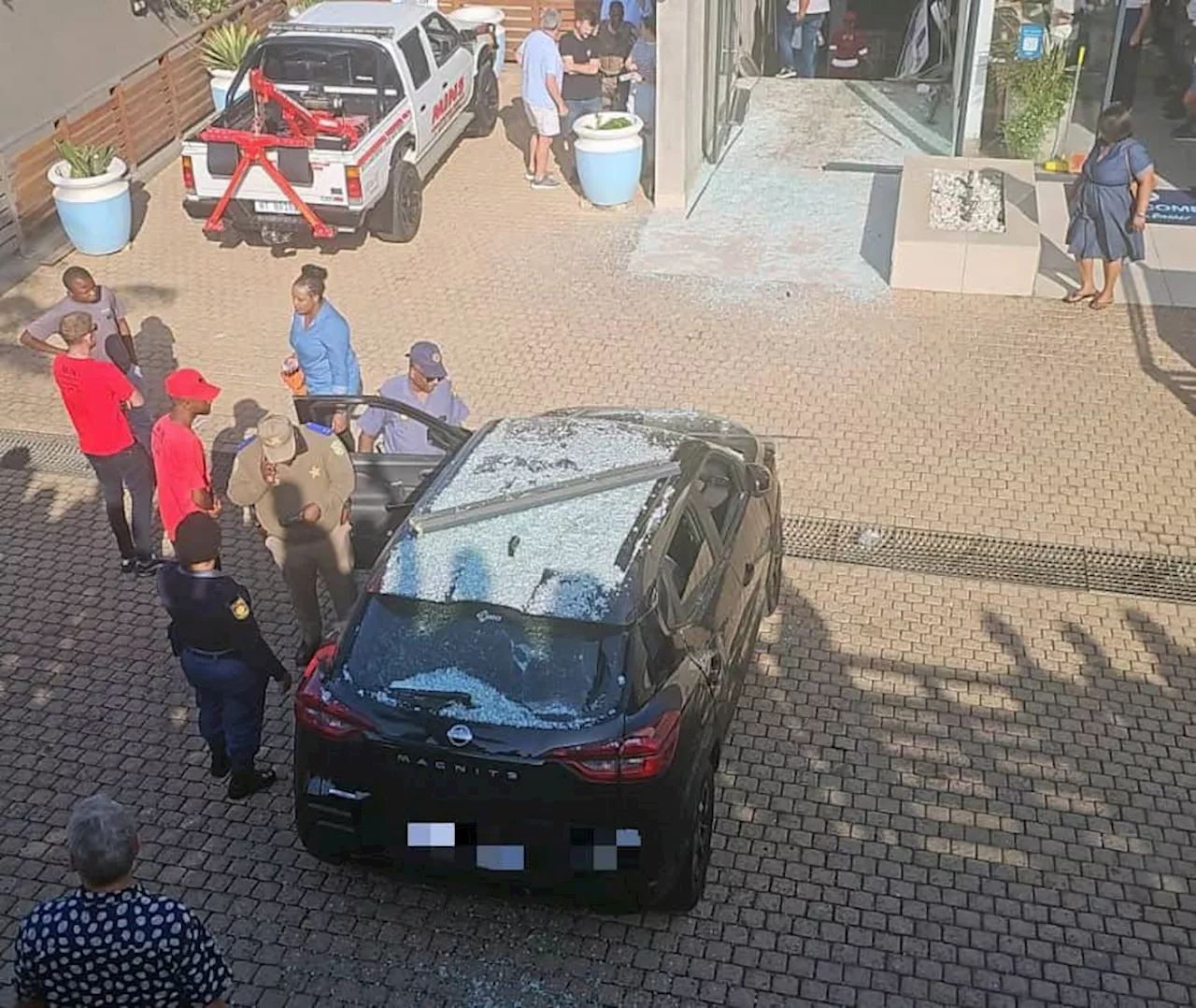 Police arrest driver after he repeatedly crashes into Ballito restaurant