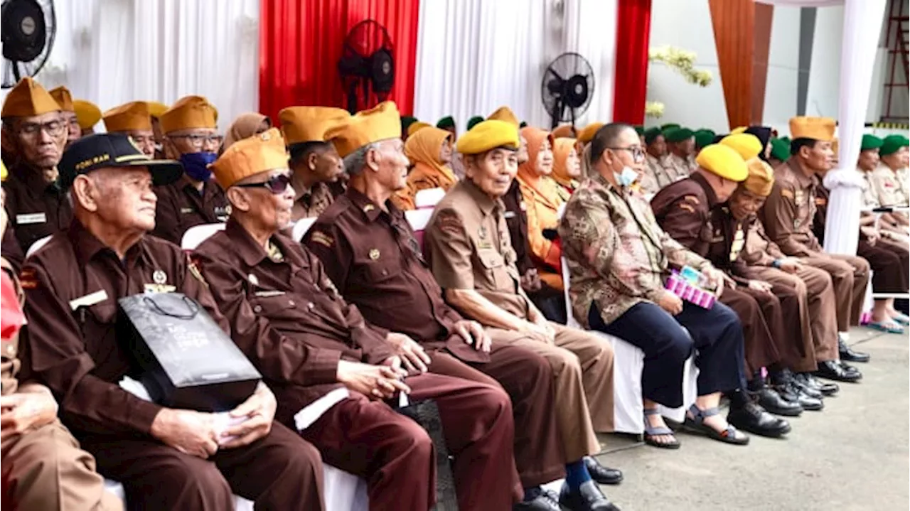 Sambil Ajak Istri, 100 Veteran Meriahkan Perayaan HUT RI ke-79