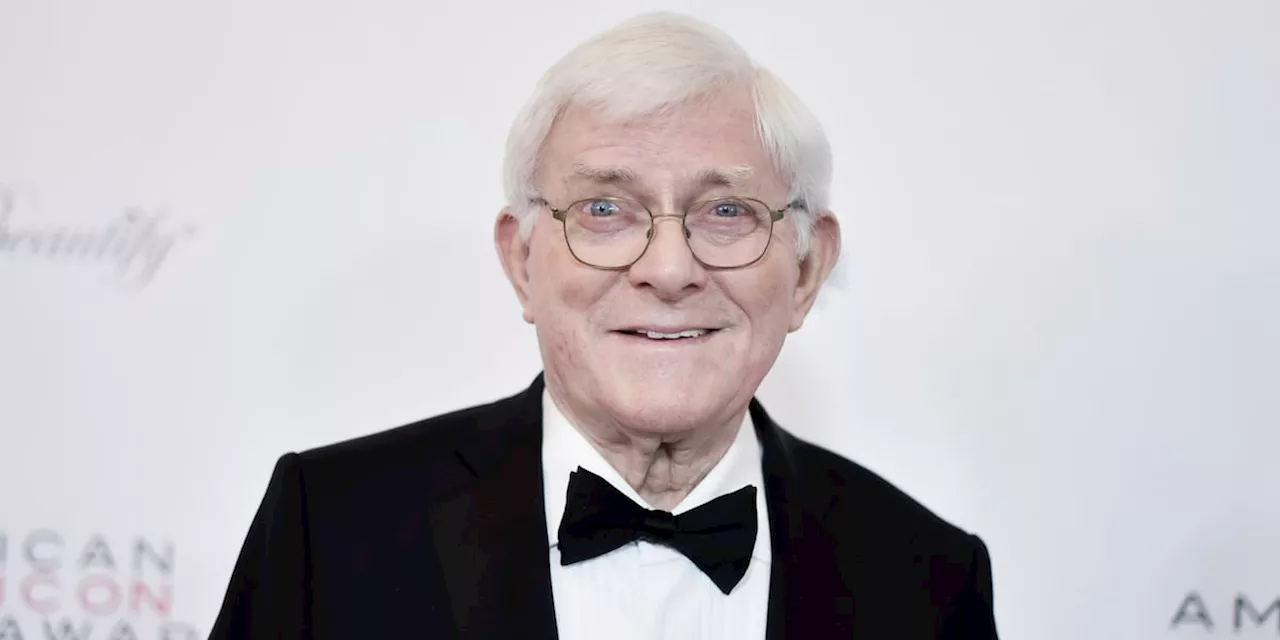 Phil Donahue, TV daytime talk show pioneer, dies at age 88