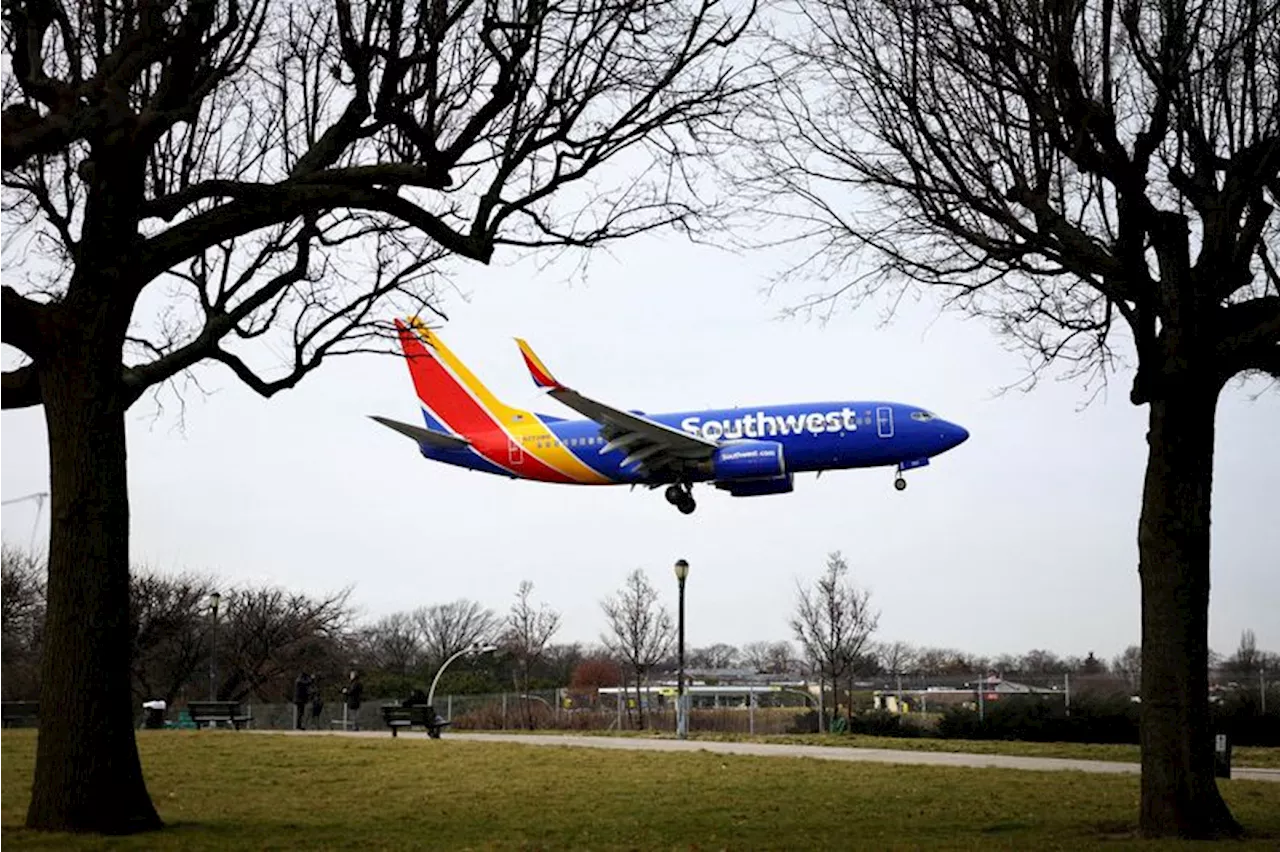 Southwest digs in for boardroom battle with Elliott