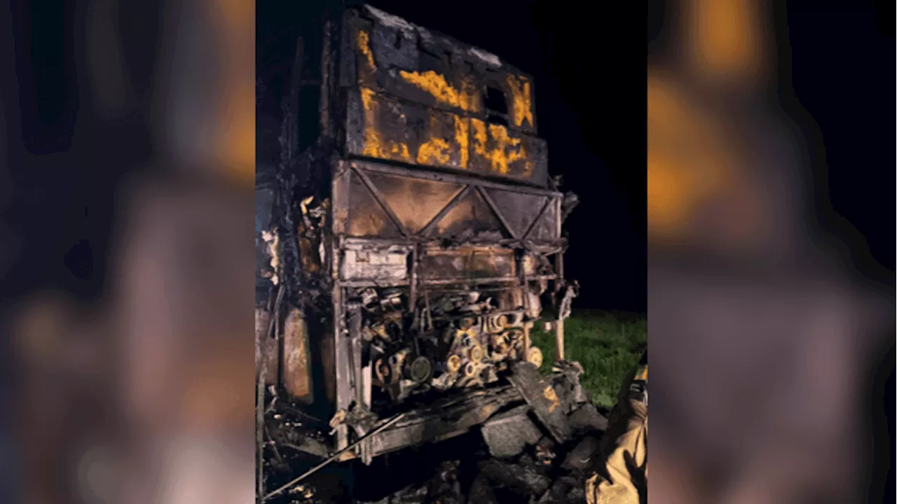 Fire destroys charter bus transporting professional baseball team in Iowa: authorities