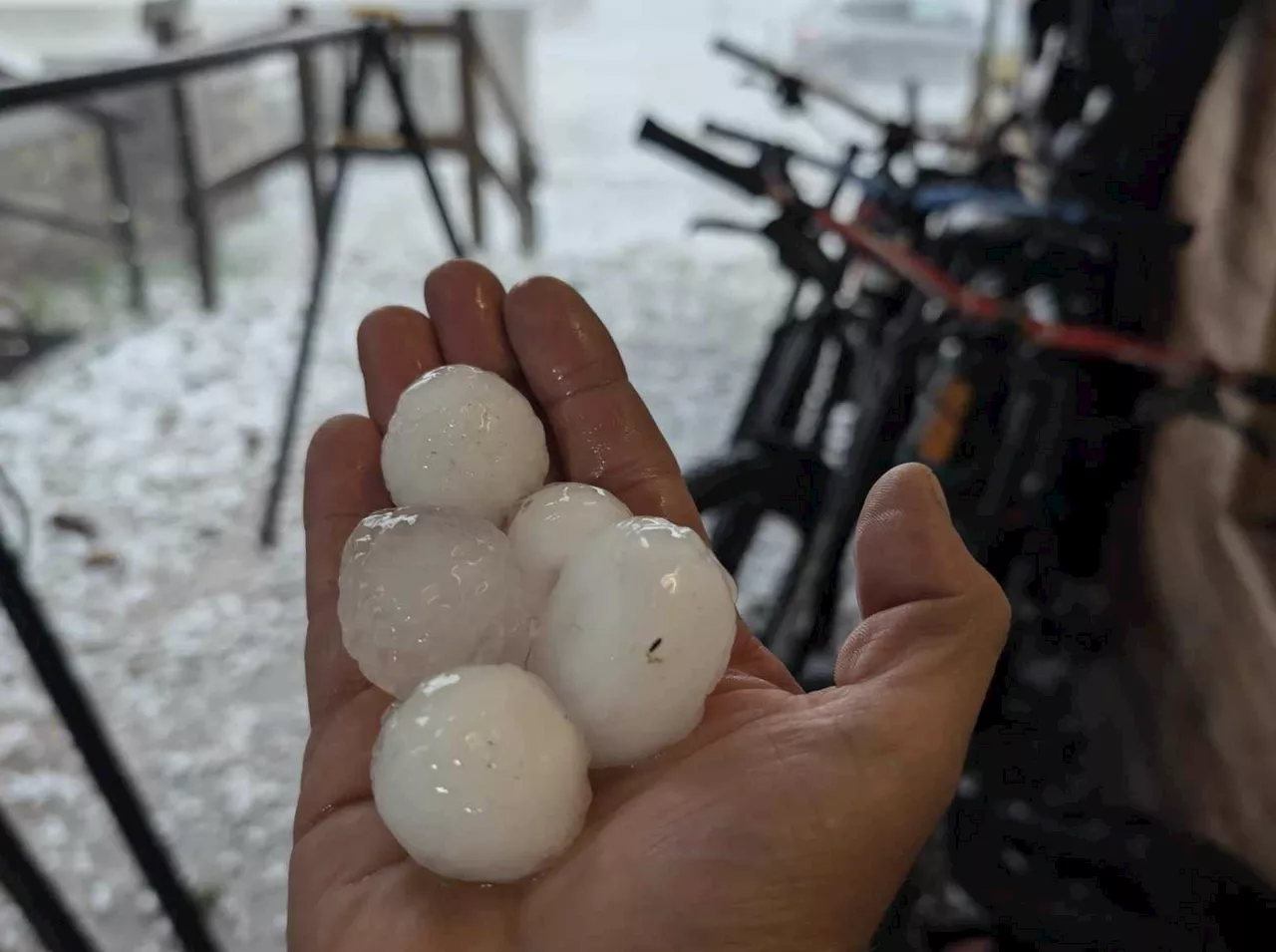 Après la canicule, de violents orages de grêle éclatent dans les Pyrénées-Orientales