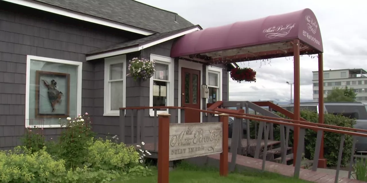 Marx Bros. Cafe says farewell to beloved customers after almost 45 years