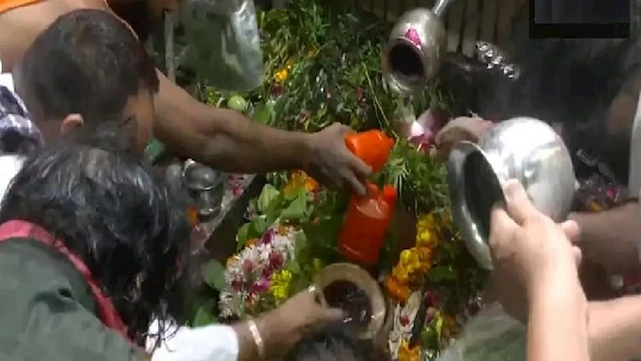 Sawan Shivratri 2024: काशी से लेकर रामनगरी अयोध्या तक गूंजा बोल बम-बम का उद्घोष, मंदिरों में आस्था का सैलाब