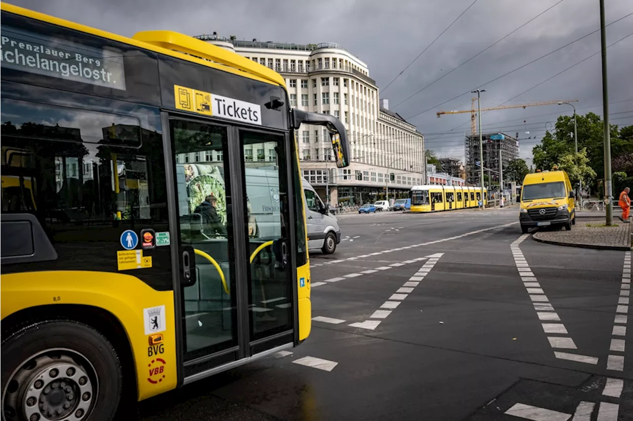 BVG schafft in Berliner Bussen die Barzahlung ab – Kleingeld, nein danke!