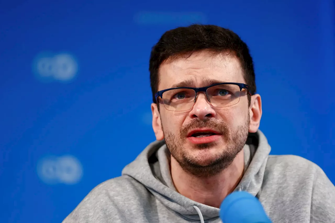 “Não estava disposto a ser trocado”, afirma opositor russo Ilya Yashin incluído na troca de prisioneiros