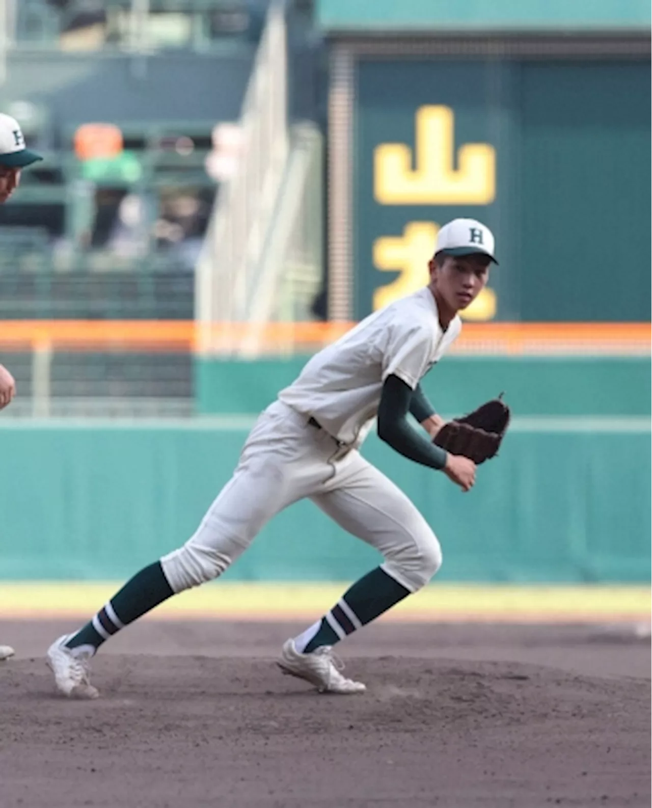 5年ぶり夏の甲子園練習 今秋ドラフト1位候補の報徳学園・今朝丸は背番1で聖地に帰還