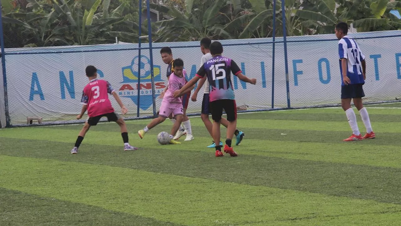 ”Mini Soccer” Pontianak, Peluang dari Keterbatasan