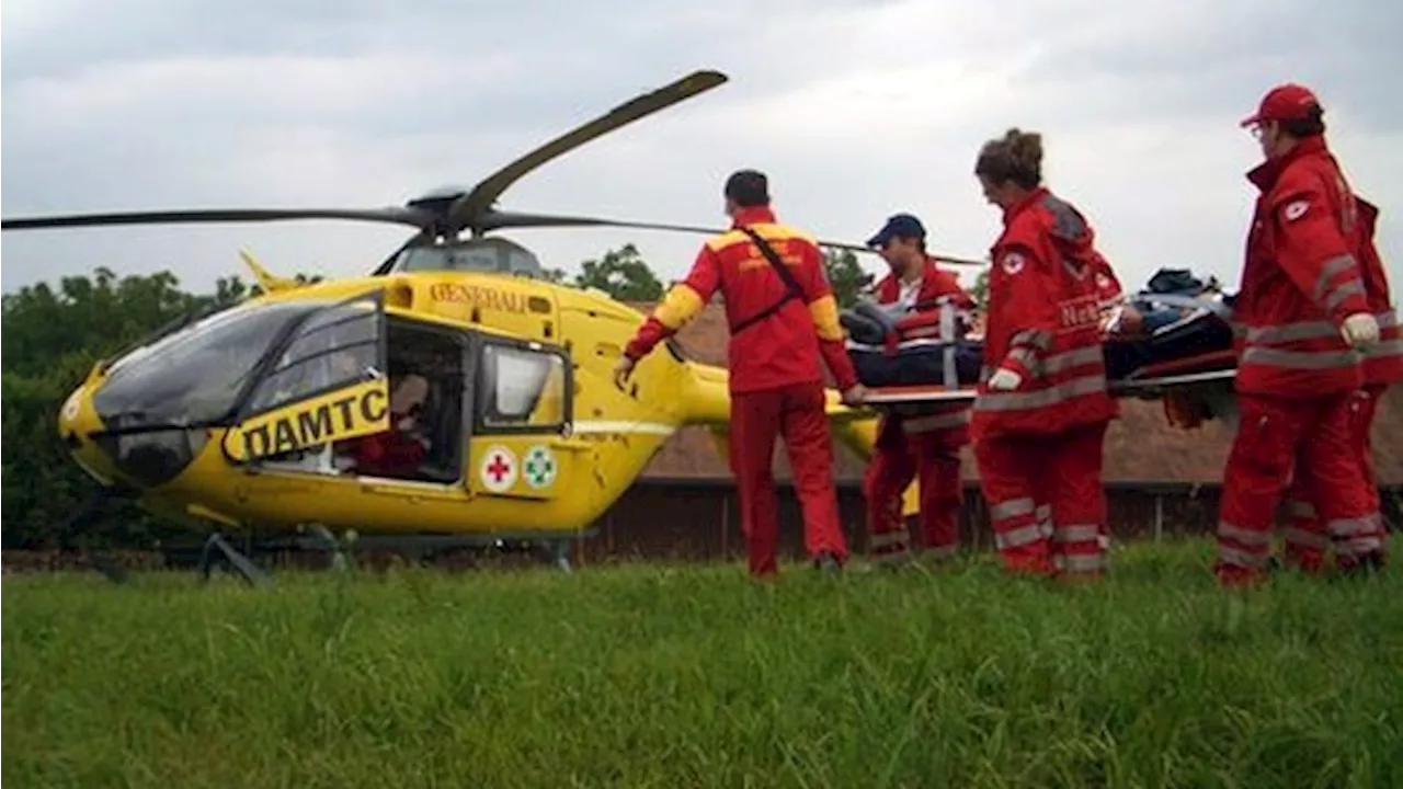 Schlimmer Traktor-Unfall - 'In Asphalt eingeschlagen' – Landwirt schwer verletzt