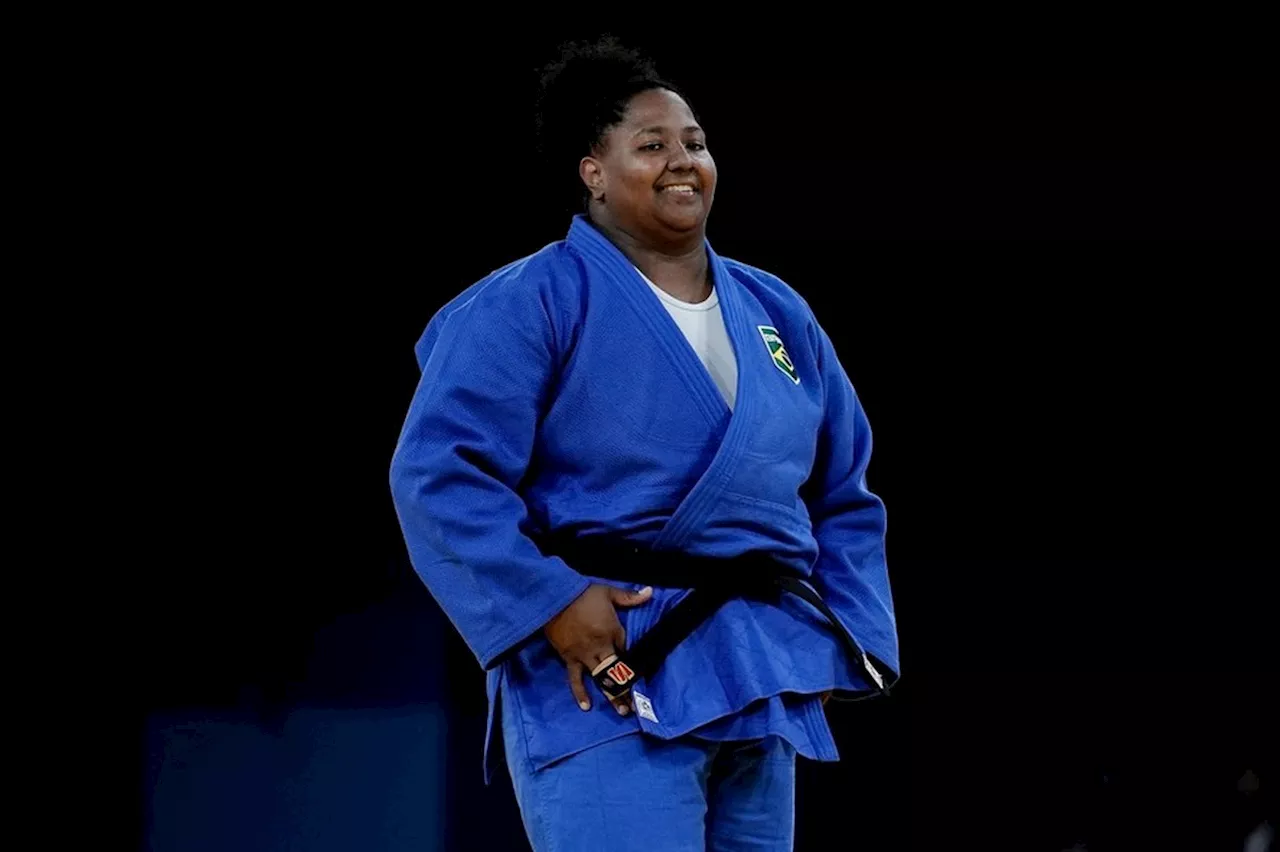 Olimpíadas 2024: Bia Souza ganha da francesa número 1 do ranking e garante medalha no judô