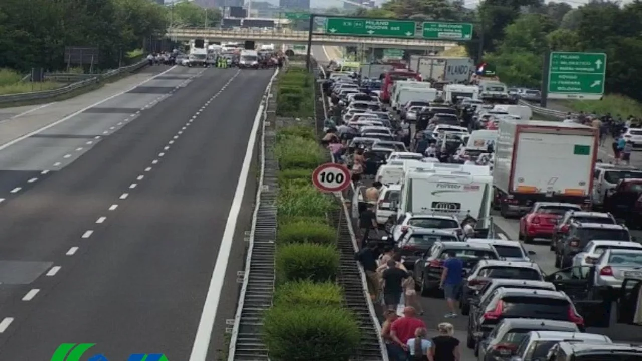 Autostrade, inizia il grande esodo estivo: il calendario delle giornate da bollino nero