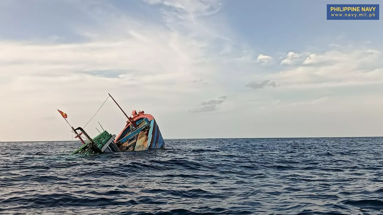 Vietnamese fishing vessel sinks in West Philippine Sea