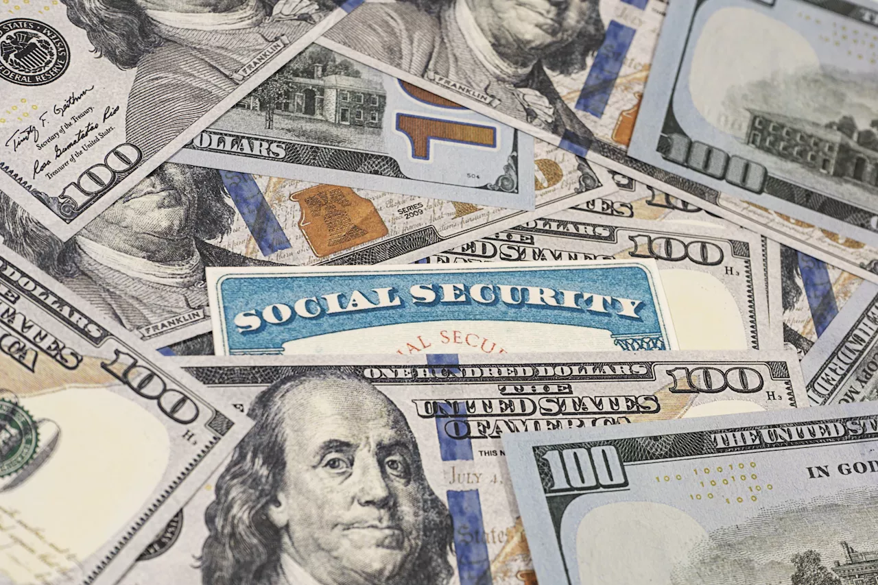 Social Security Change Would Cost Americans $6,900 per Year: Analysts