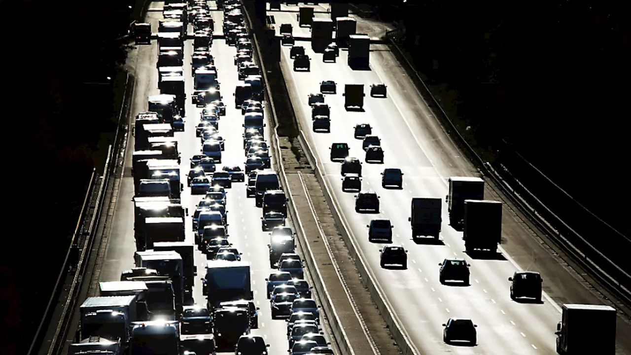 Heuer mehr Autos auf Autobahnen unterwegs