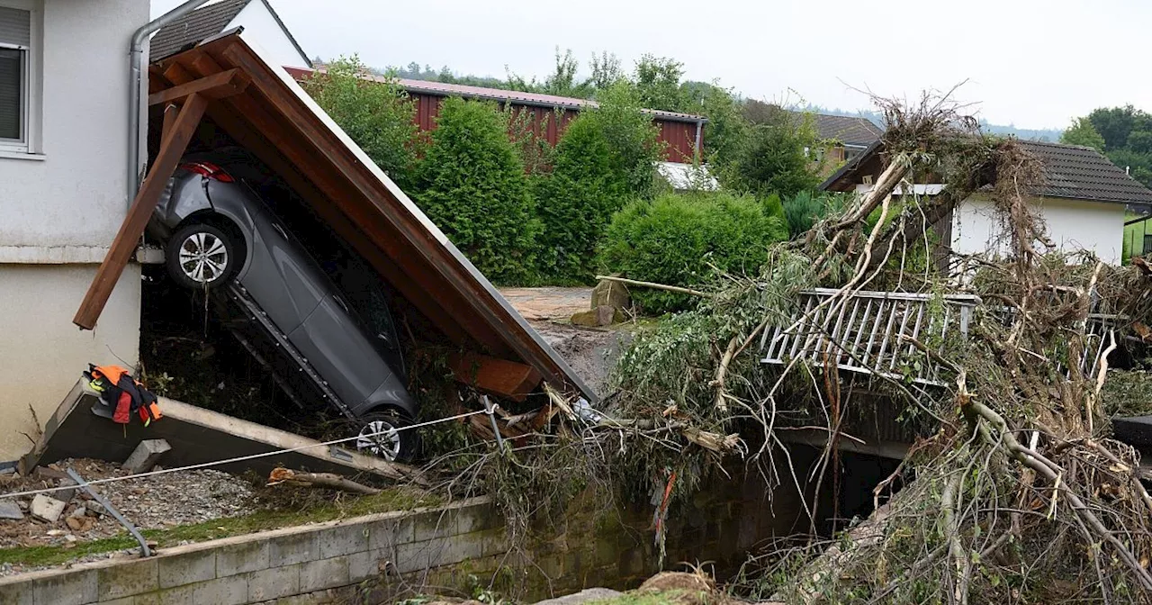 Brände, Überflutungen, Verwüstungen: Schäden durch Gewitter