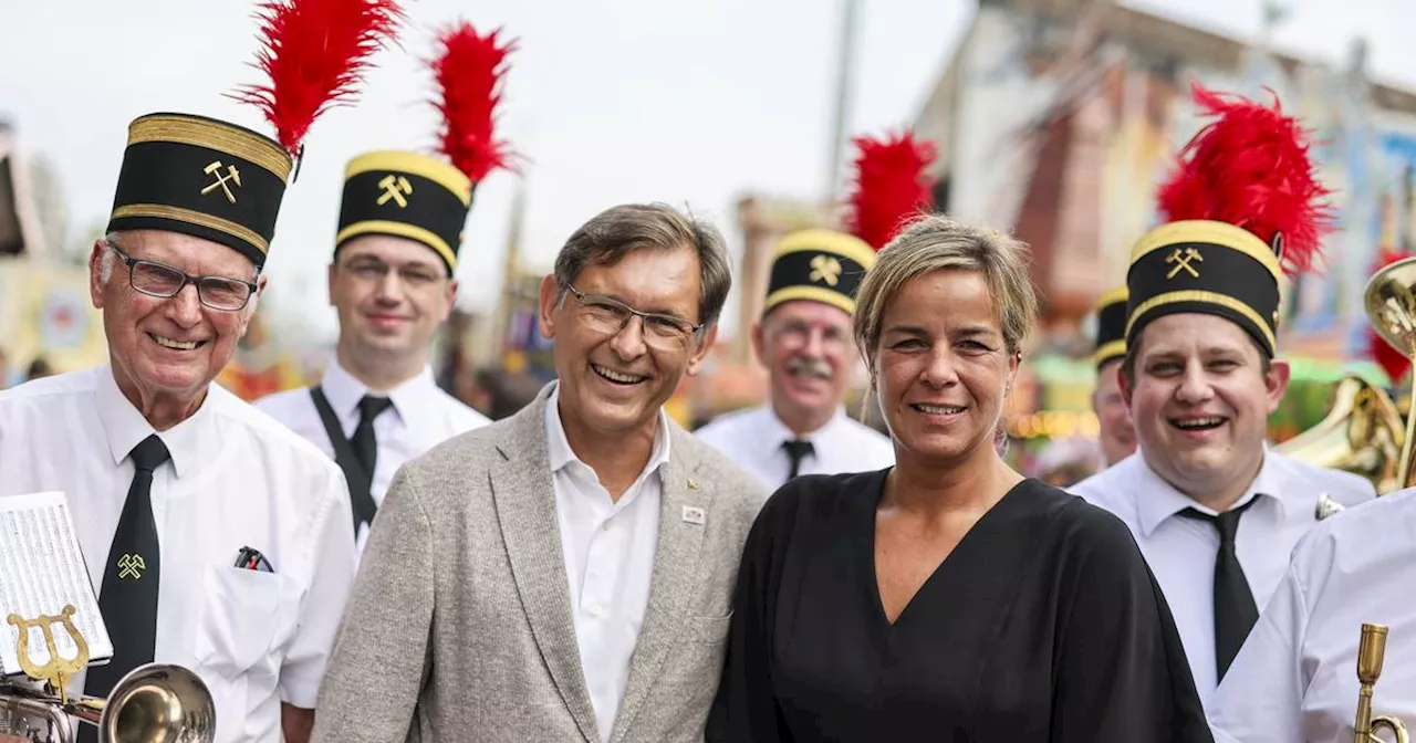 Cranger Kirmes 2024 eröffnet: Neubaur beim Fassanstich