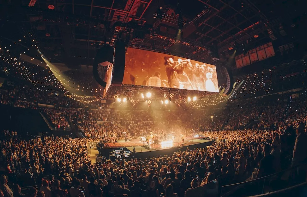 Country star Zach Bryan breaks attendance record at San Antonio's Frost Bank Center