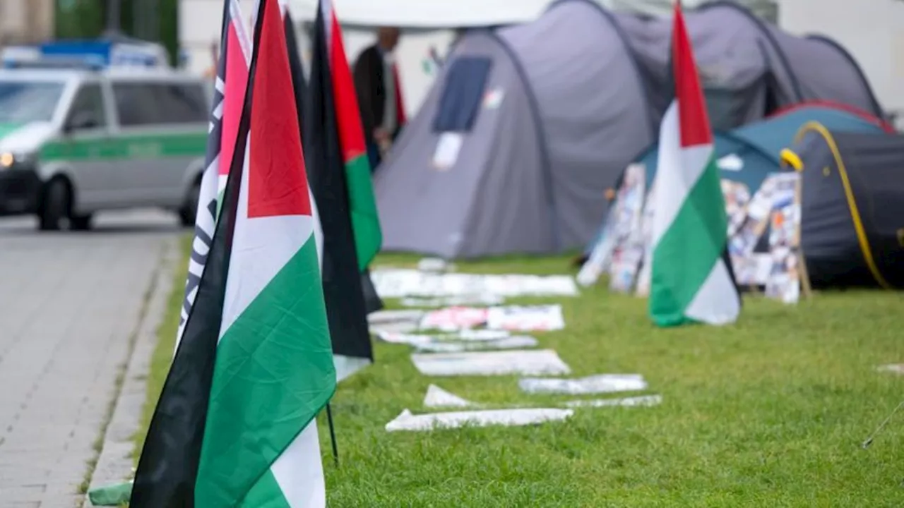 Polizei ermittelt: Brandanschlag auf Pro-Palästina-Protestcamp in München