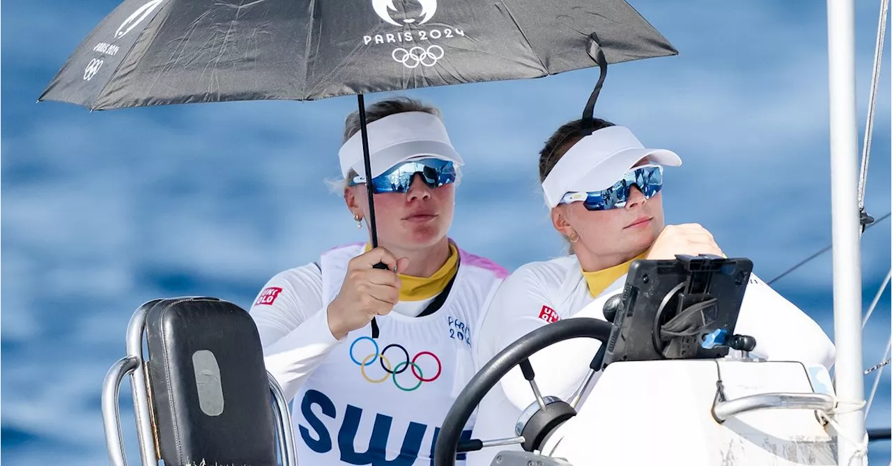 Segling: Vilma Bobeck och Rebecca Netzlers medaljrace i segling uppskjutet