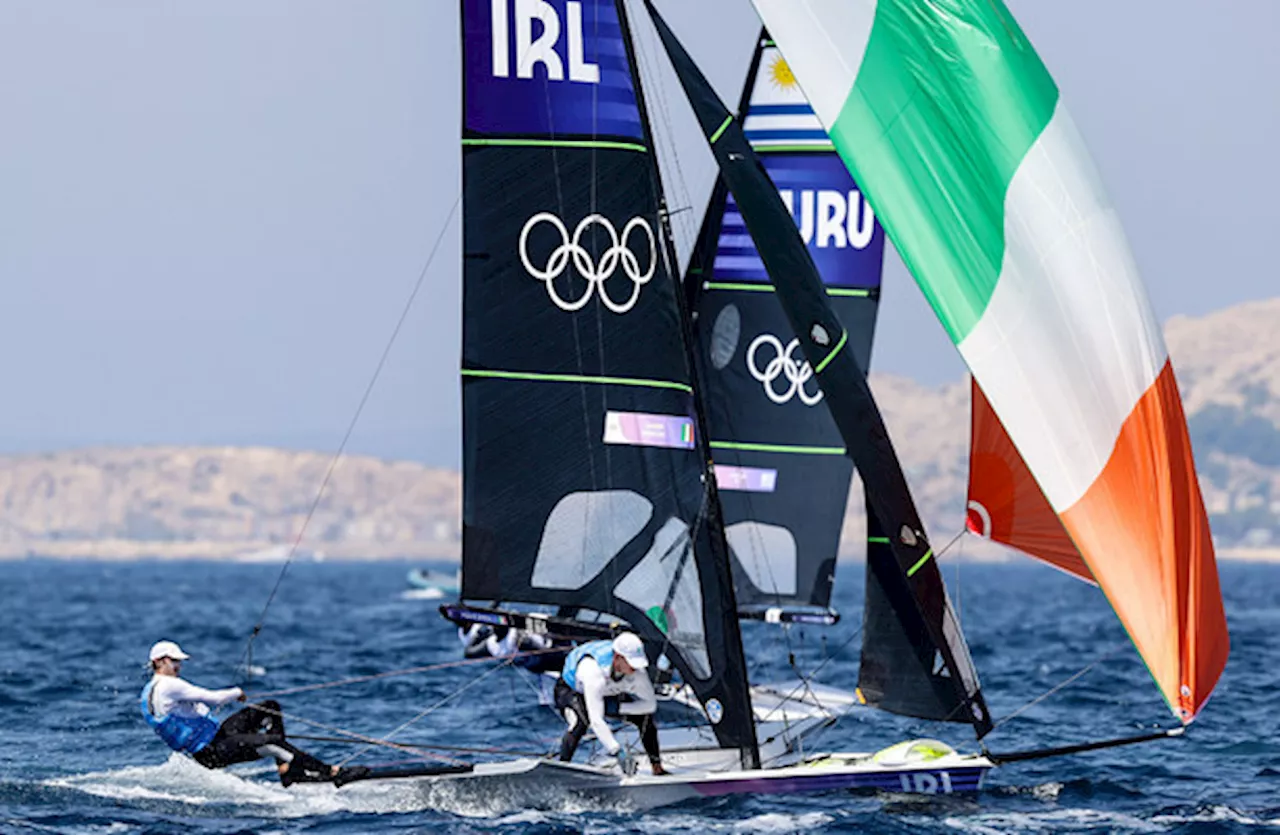 Robert Dickson and Sean Waddilove miss out on medal in men's skiff