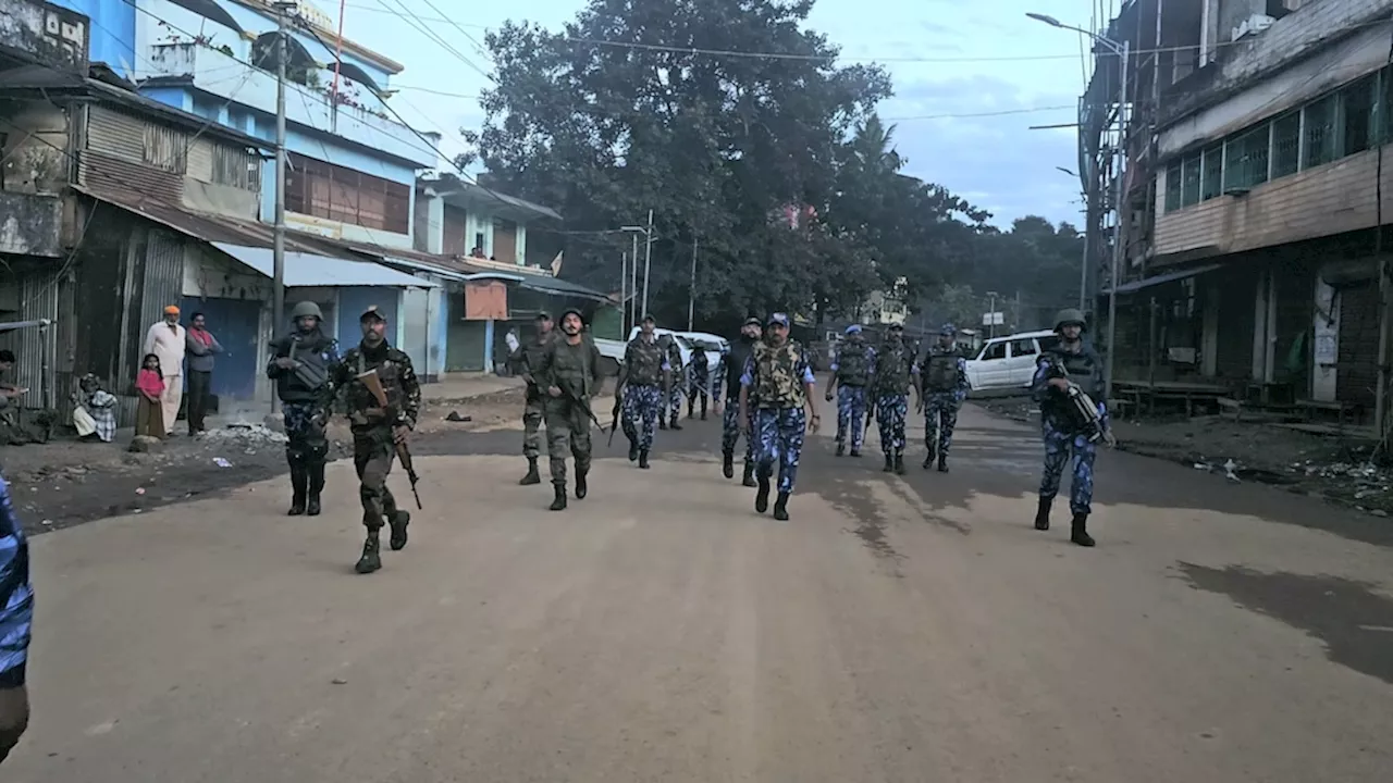 मणिपुर: सुरक्षा बलों द्वारा प्रदर्शनकारियों पर आंसू गैस के गोले छोड़े जाने के बाद झड़पें