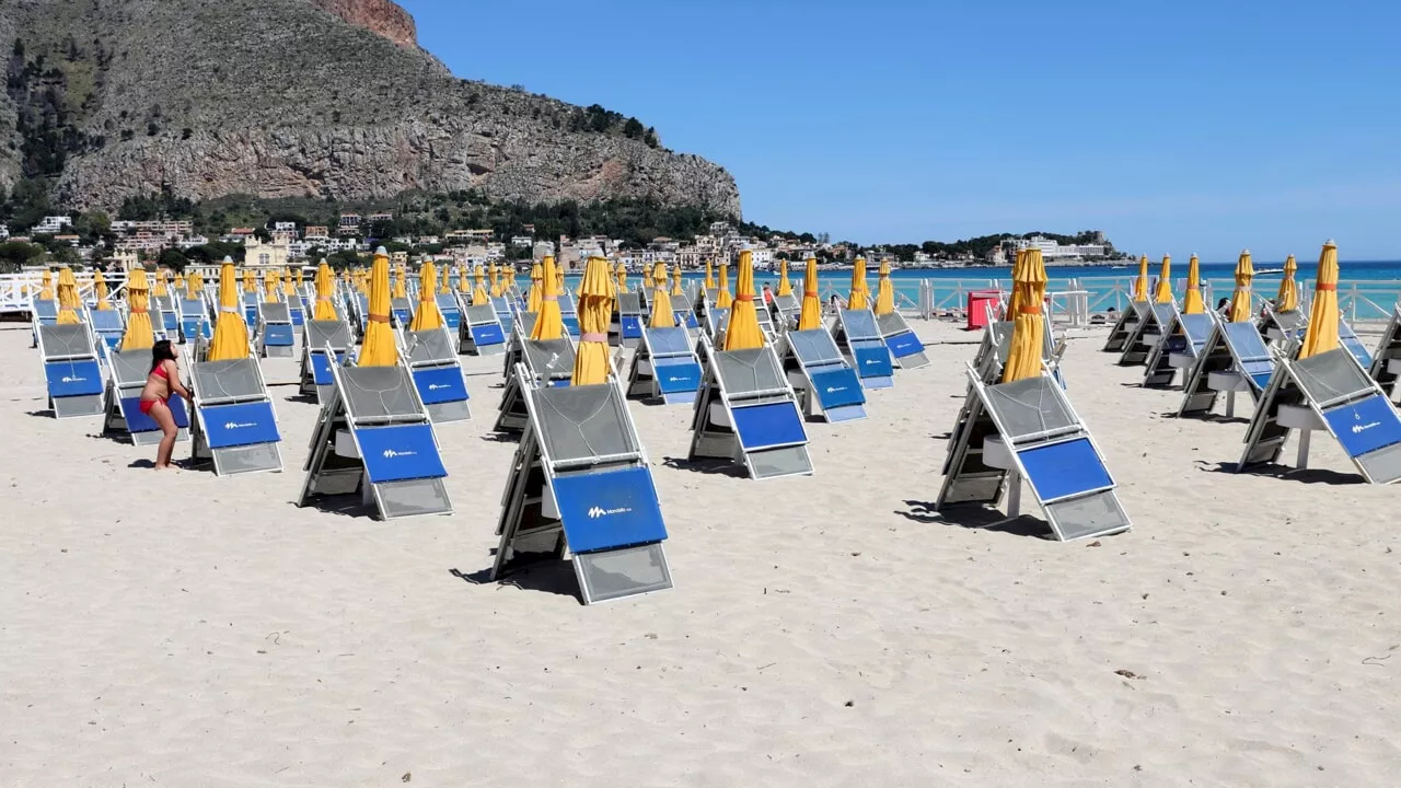 Altro che spiagge libere: il numero degli stabilimenti continua a crescere