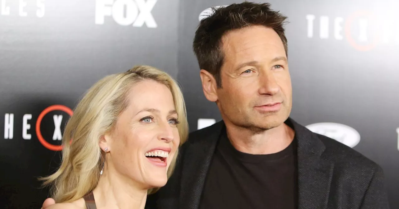 Gillian Anderson Explains Why She Kissed David Duchovny Before Boyfriend At Golden Globes