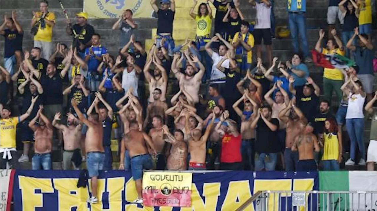 Parma, l'attaccante Tjas Begic ceduto in prestito per una stagione al Frosinone in B