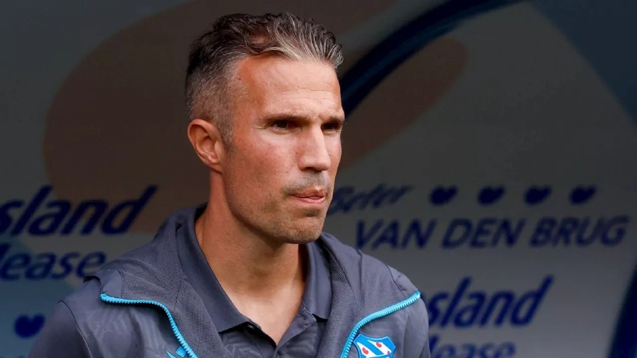 Robin van Persie verliest vlak voor de start van de Eredivisie zijn sterspeler bij sc Heerenveen