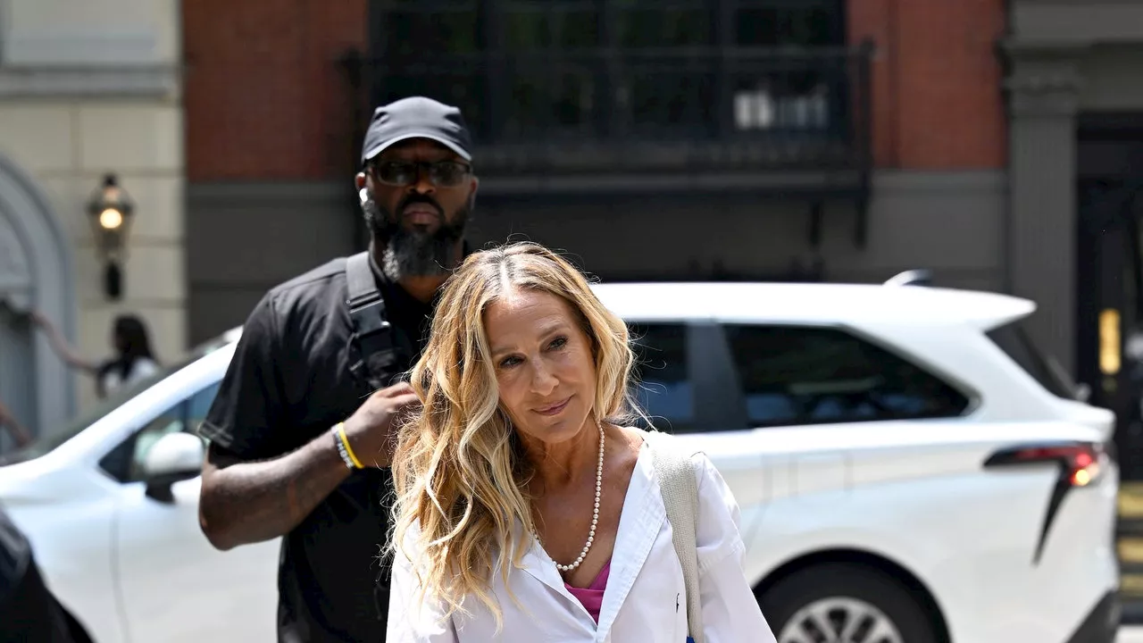 Sarah Jessica Parker con camicia bianca over di Ralph Lauren