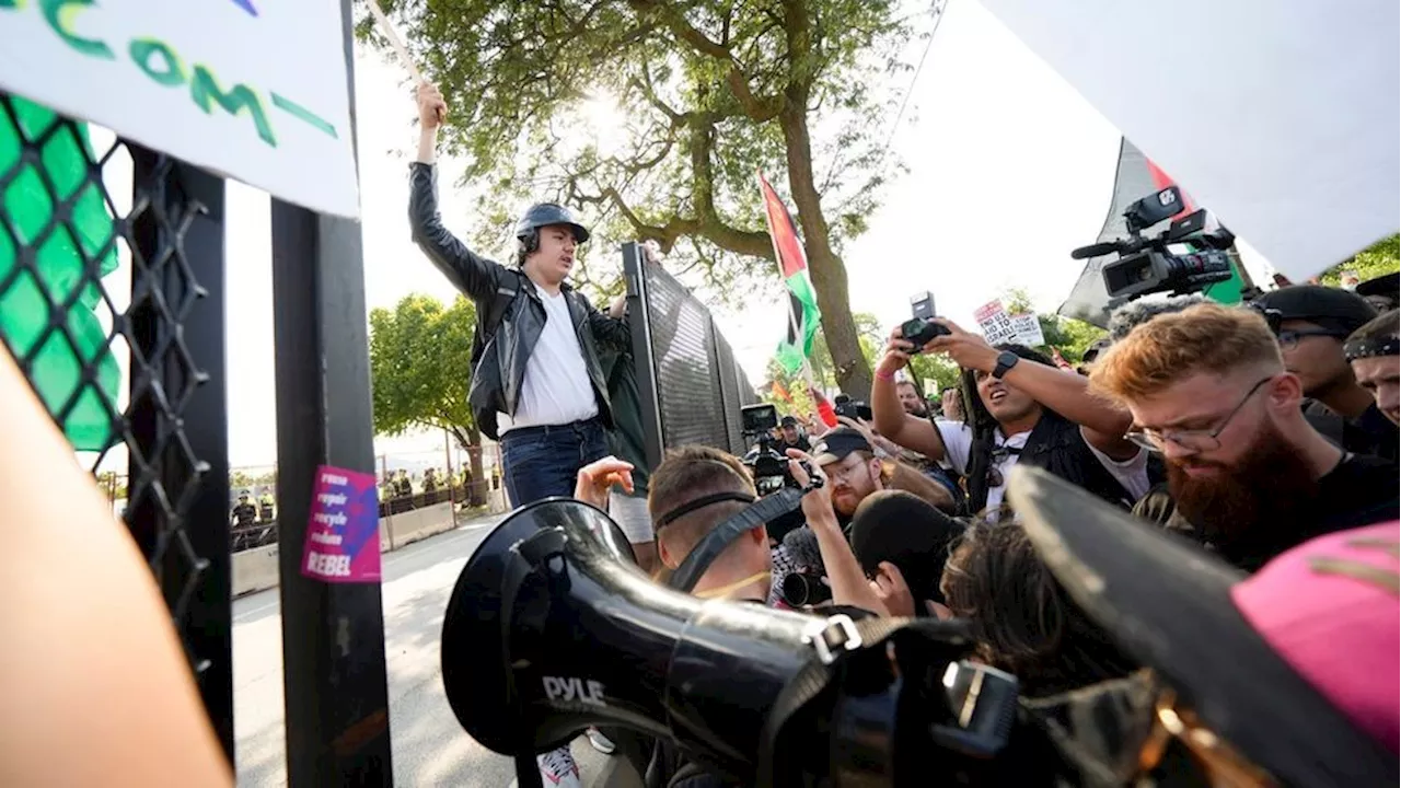 Protesters crash 'Women's Caucus' event at DNC: 'Stop killing women in Gaza'