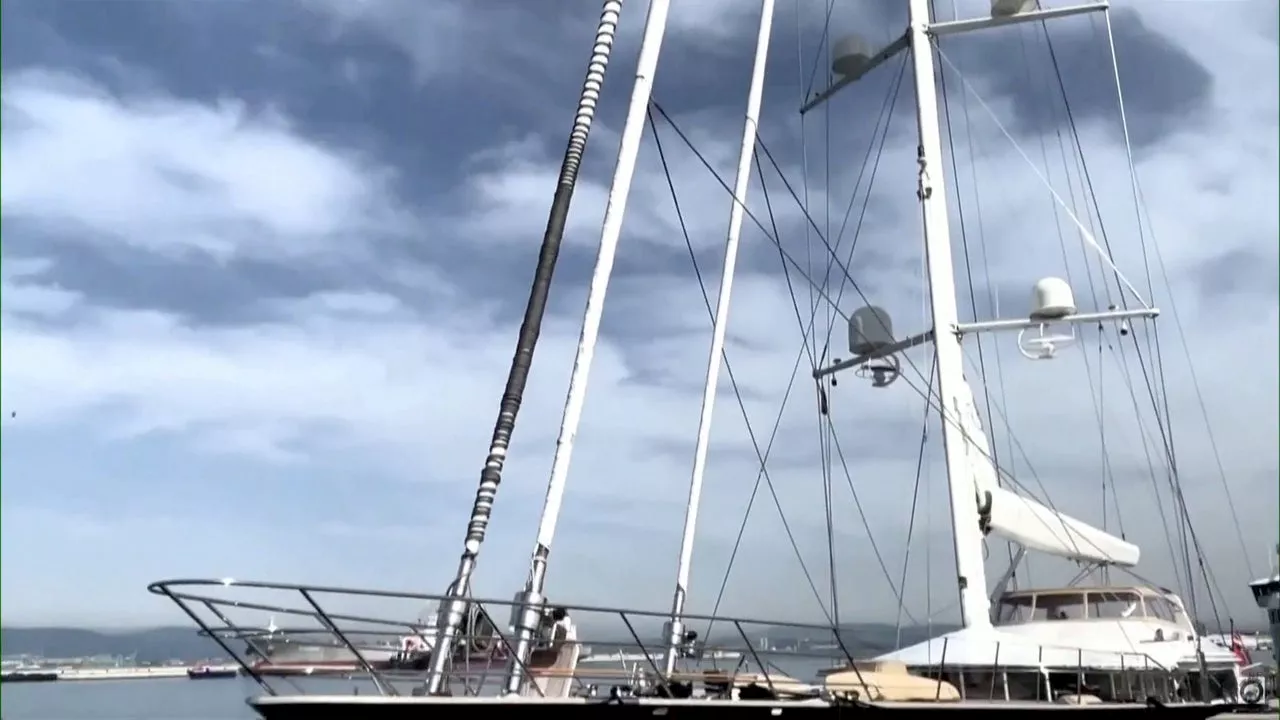 Naufragio en Sicilia: los buzos intentan entrar al velero tras localizar cadáveres en su interior