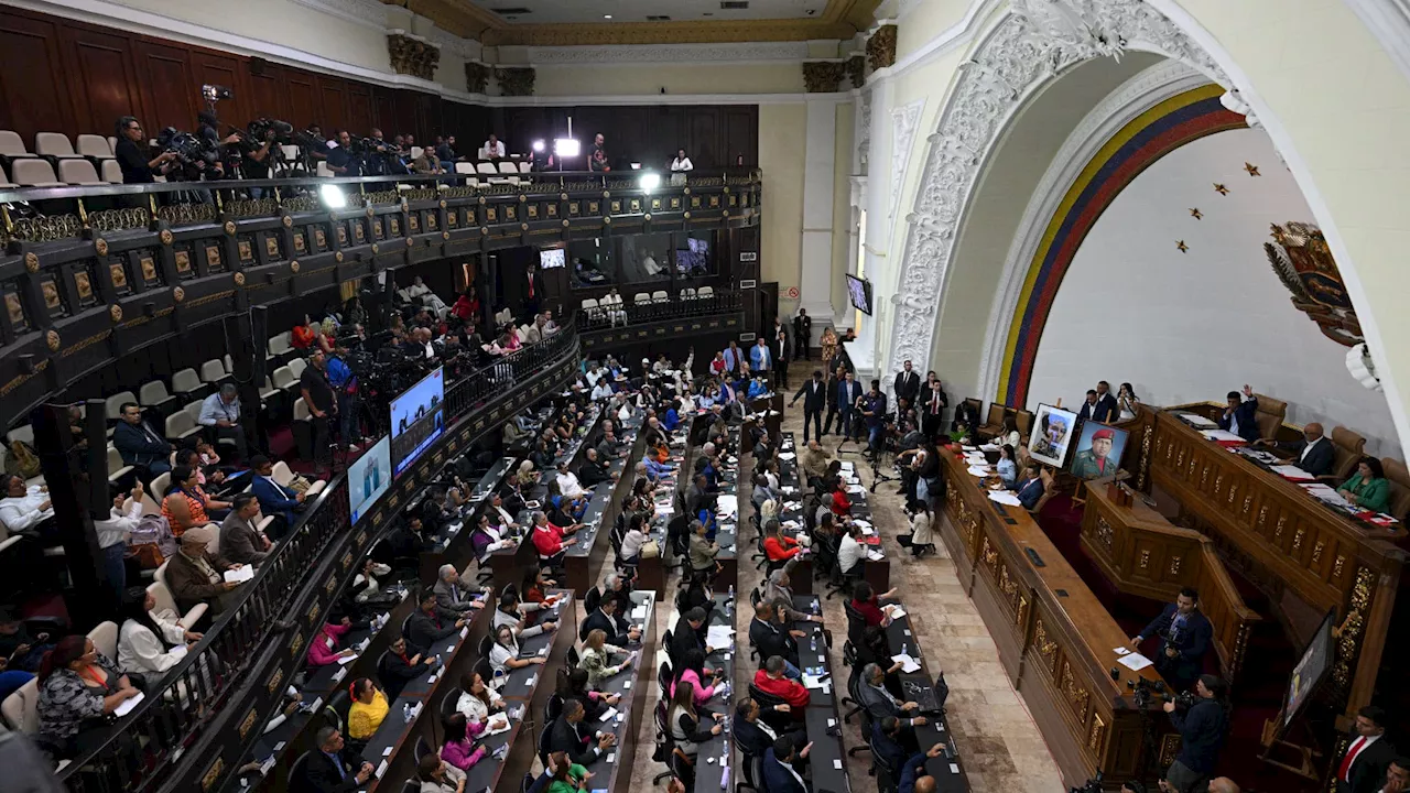 Venezuela: le pouvoir contesté de Nicolas Maduro prépare une 'loi contre le fascisme'