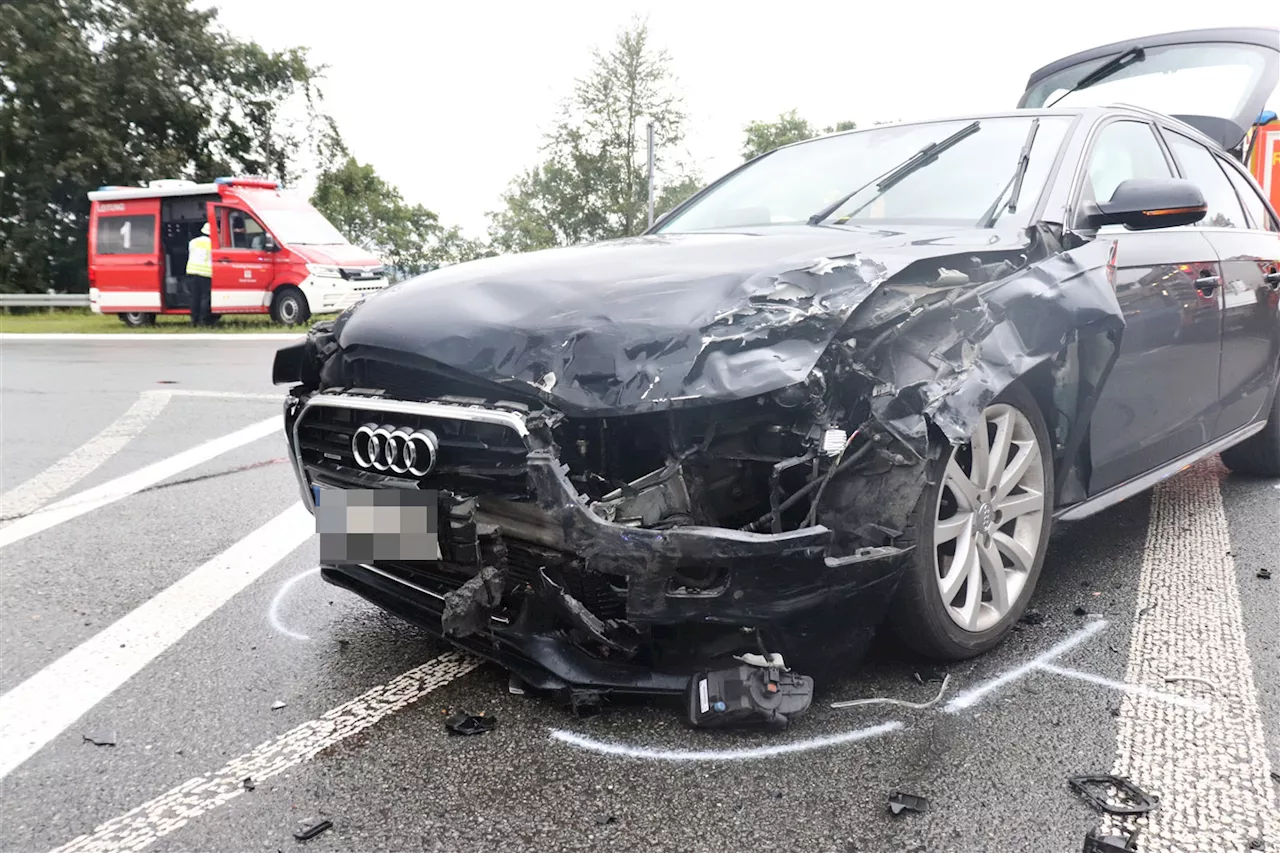 Fünf Verletzte bei Verkehrsunfall - unter den Verletzten befindet sich ein Säugling