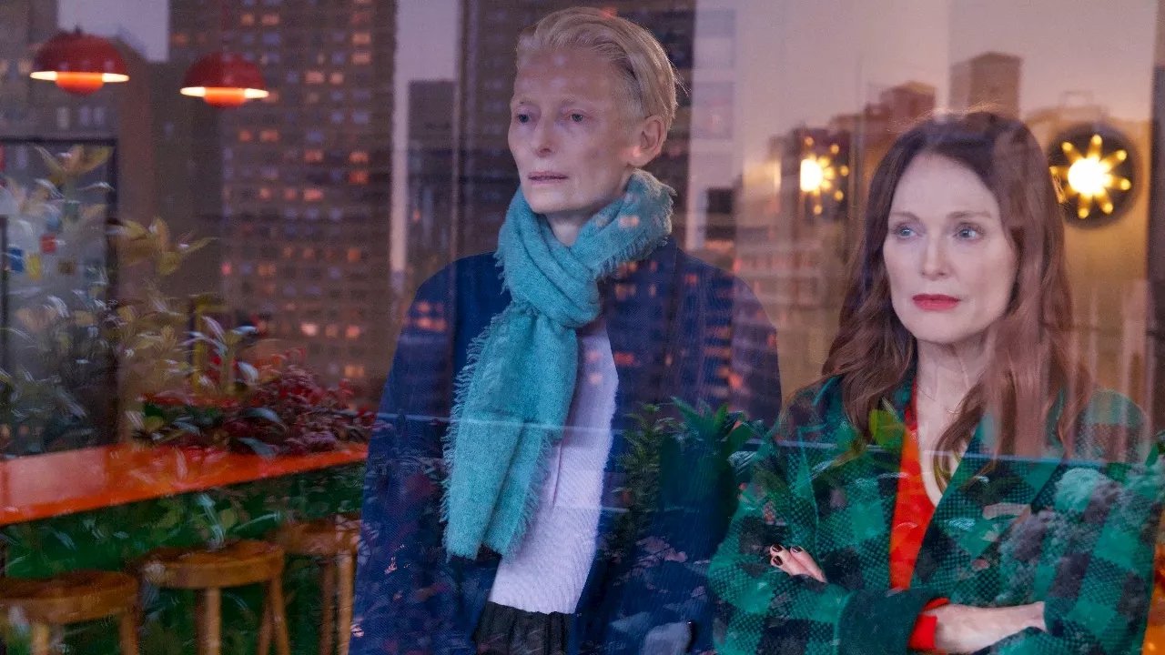 La Stanza Accanto: il primo trailer del film di Pedro Almodóvar con Tilda Swinton e Julianne Moore in concorso a Venezia 81