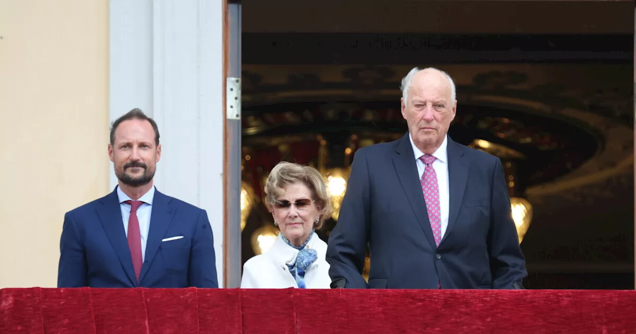 Kong Harald og dronning Sonja viser seg etter skandalen