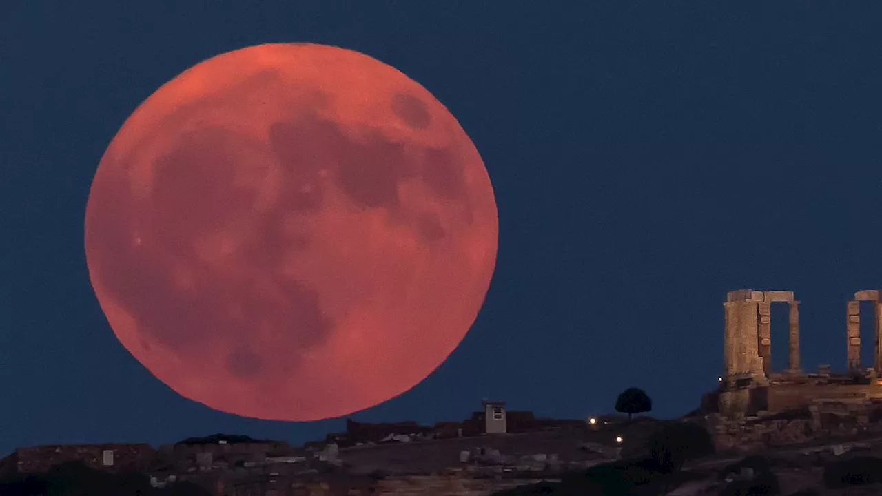 The supermoon has arrived! Star gazers across Europe left delighted