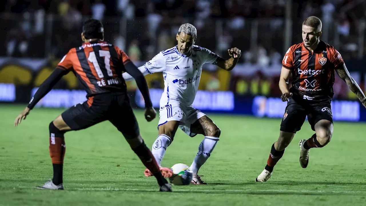 Cruzeiro busca empate com o Vitória e mantém Corinthians no Z-4 do Brasileirão