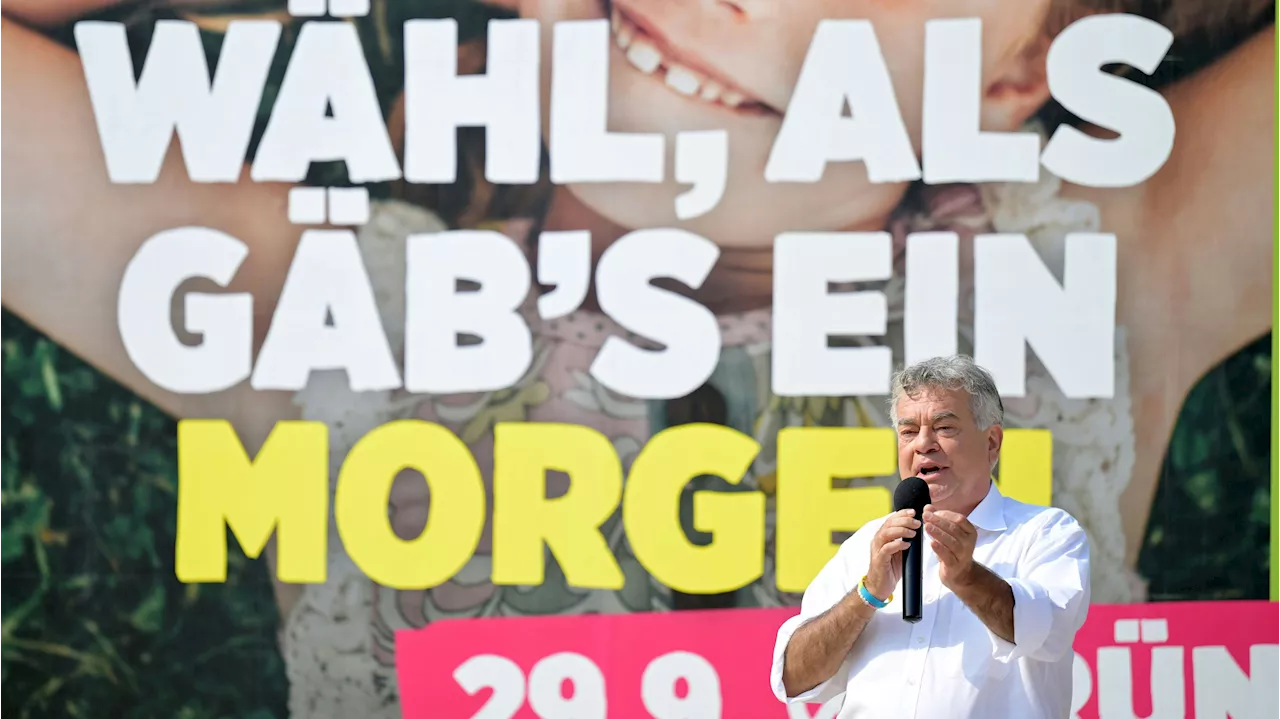 'Wähl, als gäb's ein Morgen' - Kogler tobt bei Plakatpräsentation gegen FPÖ, ÖVP & SPÖ