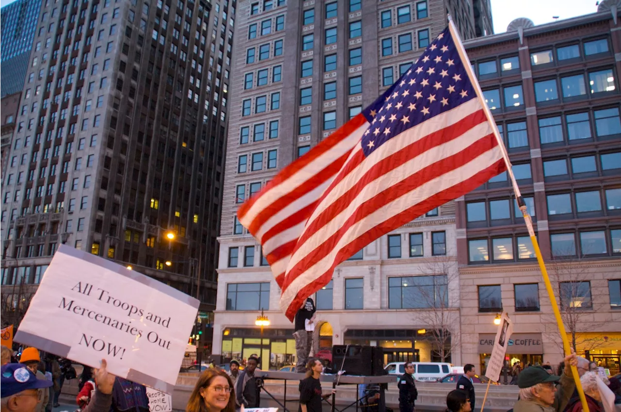 Manifestantes invadem Convenção Nacional Democrata em Chicago